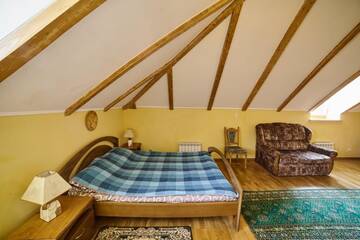 Фото номера Стандартный трехместный номер Гостевой дом Cottage Kazka Lisu г. Сходница 6