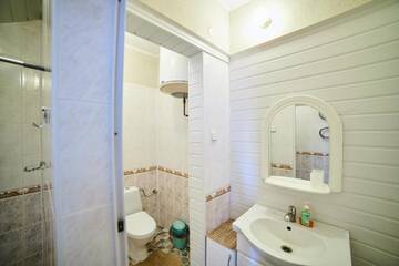Фото номера Стандартный трехместный номер Гостевой дом Cottage Kazka Lisu г. Сходница 13